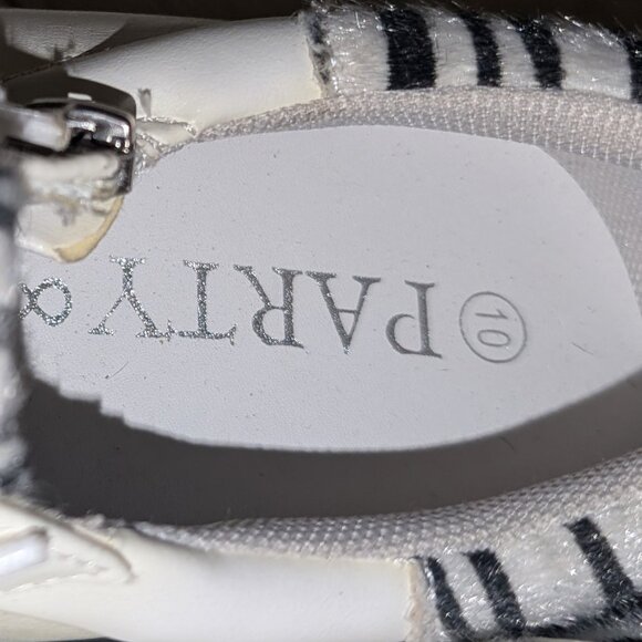 White Zebra Zipper Sneaker - NEW Womens Size 10 - Picture 2 of 4